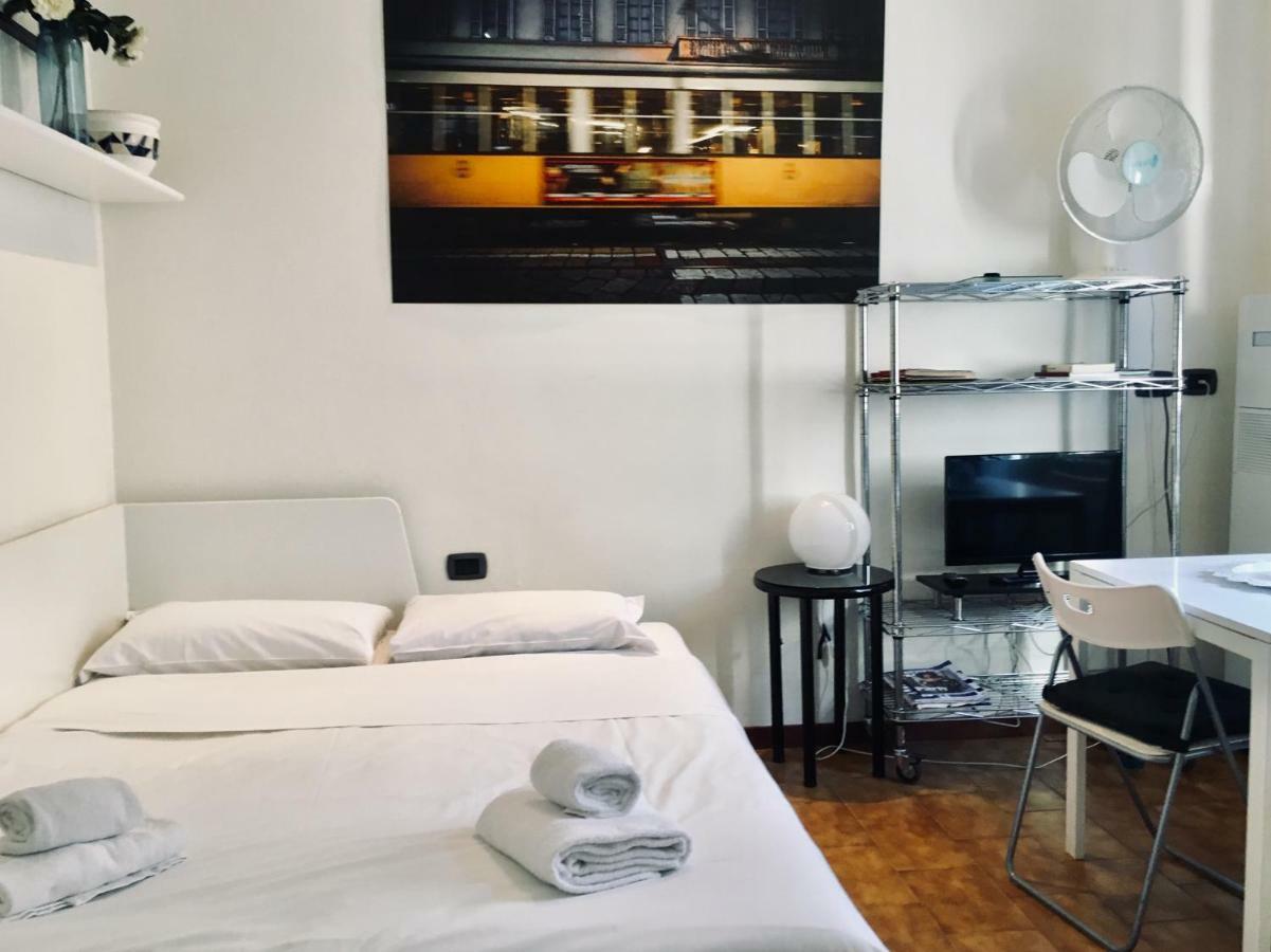 Cozy Central Studio - Porta Romana Apartment