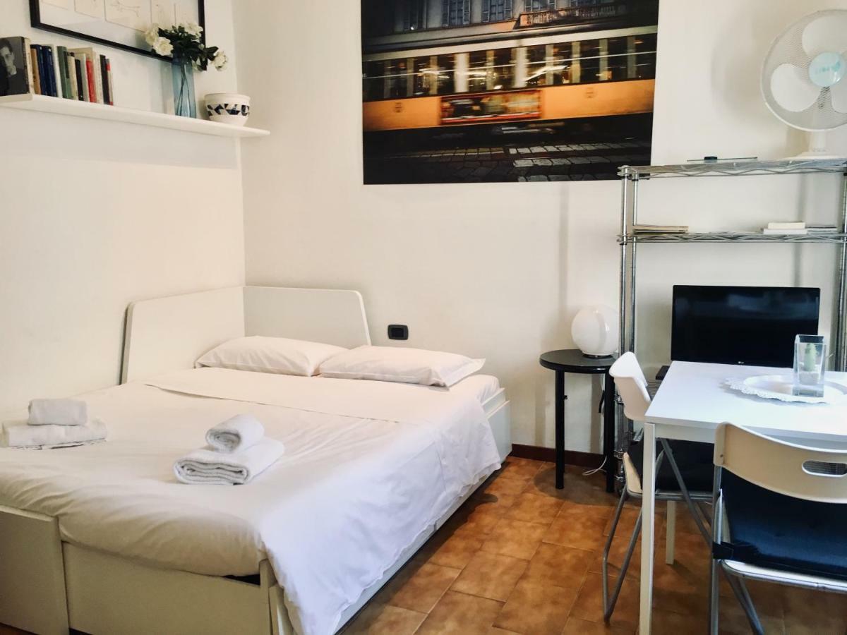 Cozy Central Studio - Porta Romana Apartment *