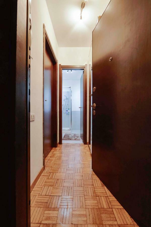 11 Via Lecco * Milano