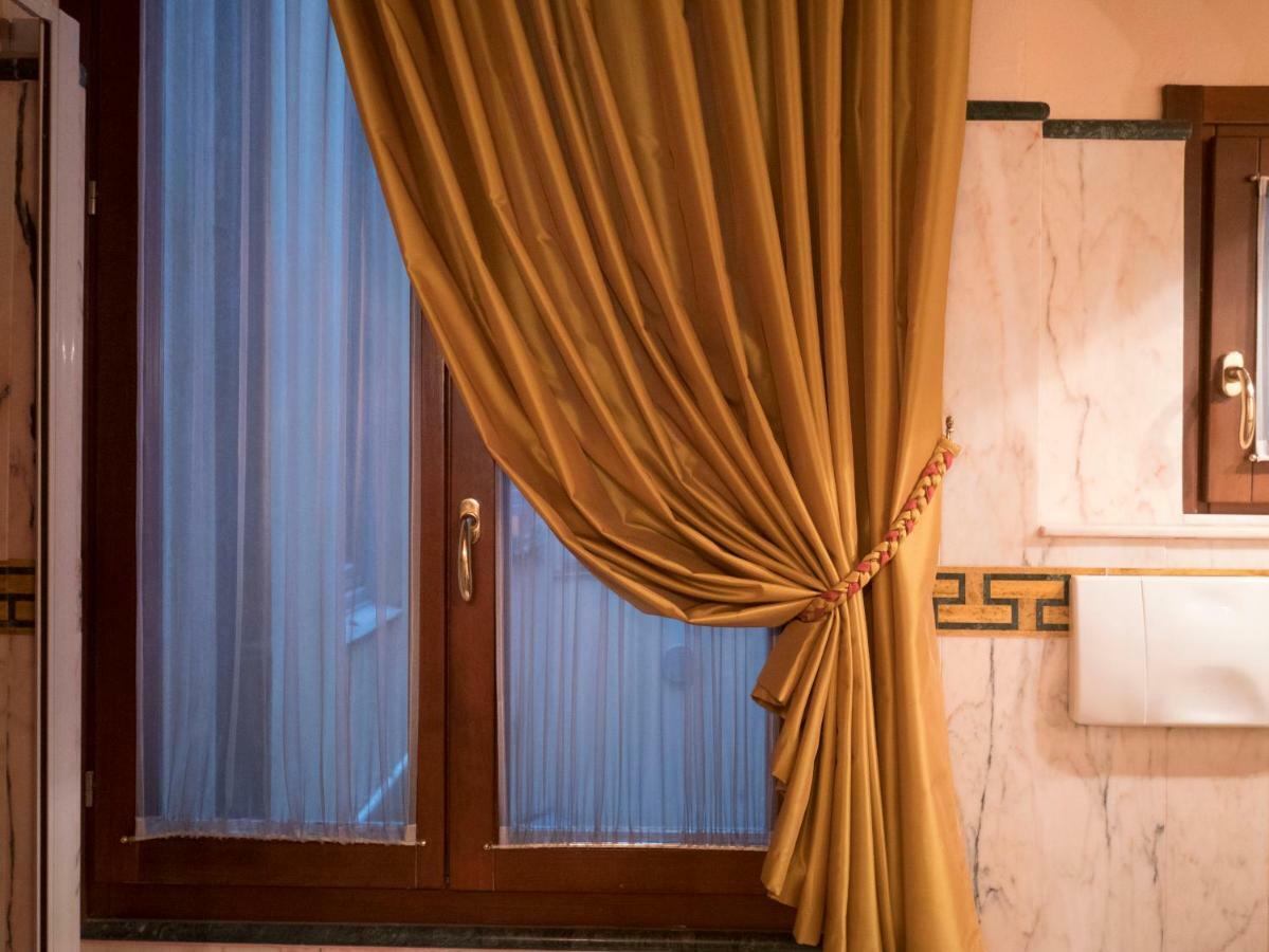 Broletto 26 Milano