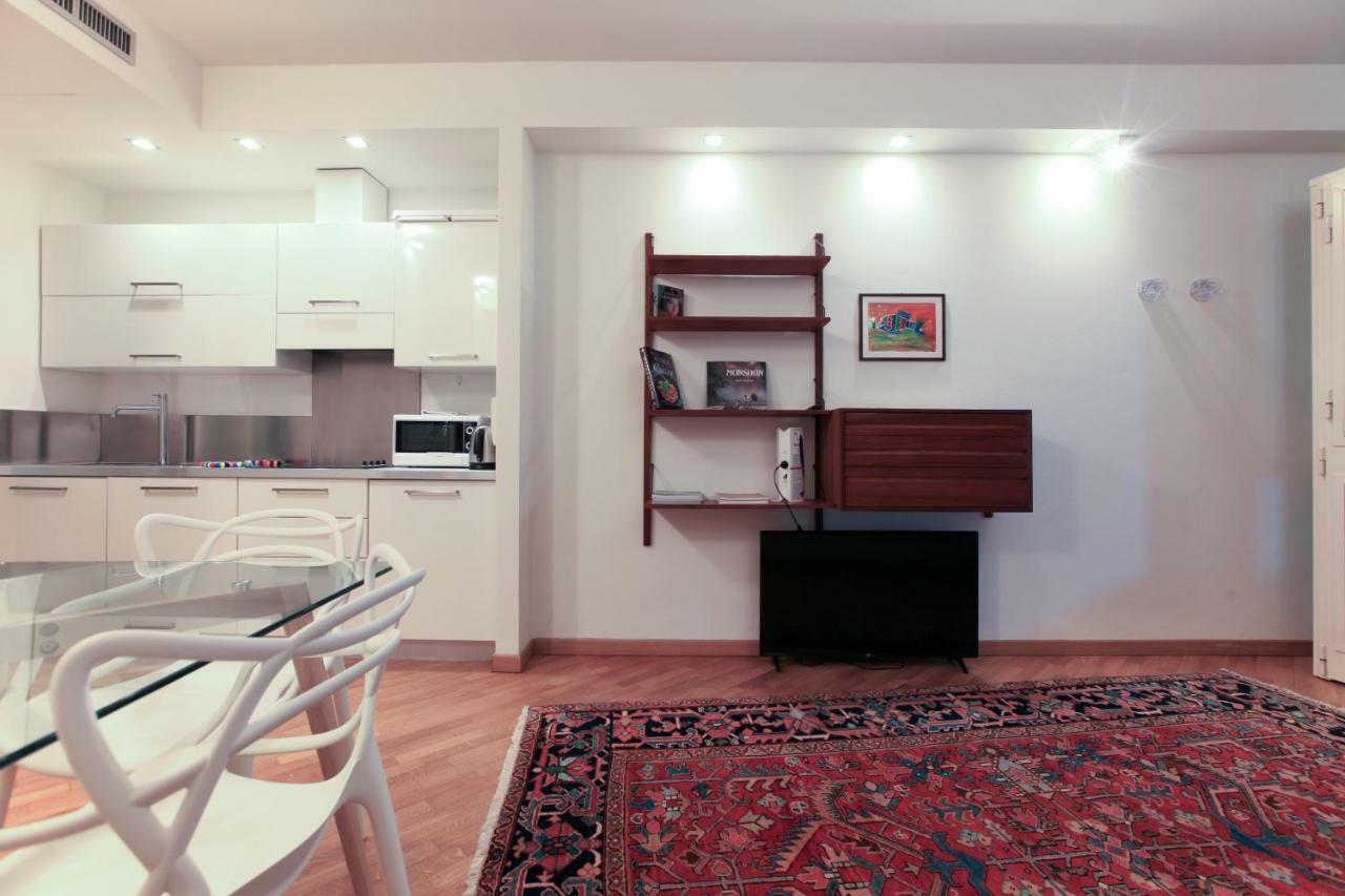 Hozyhome - Lovely Flat In Via Madonnina 23 Apartment *