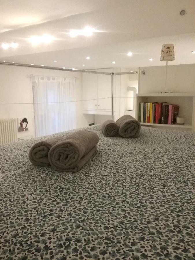 Isola Flat