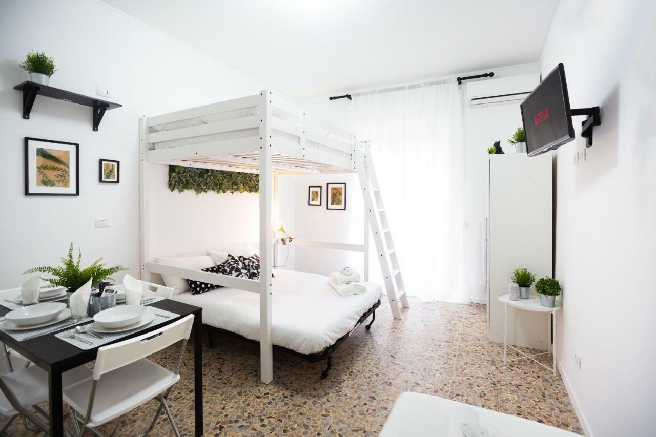 Apartment Anacreonte 7 Milan