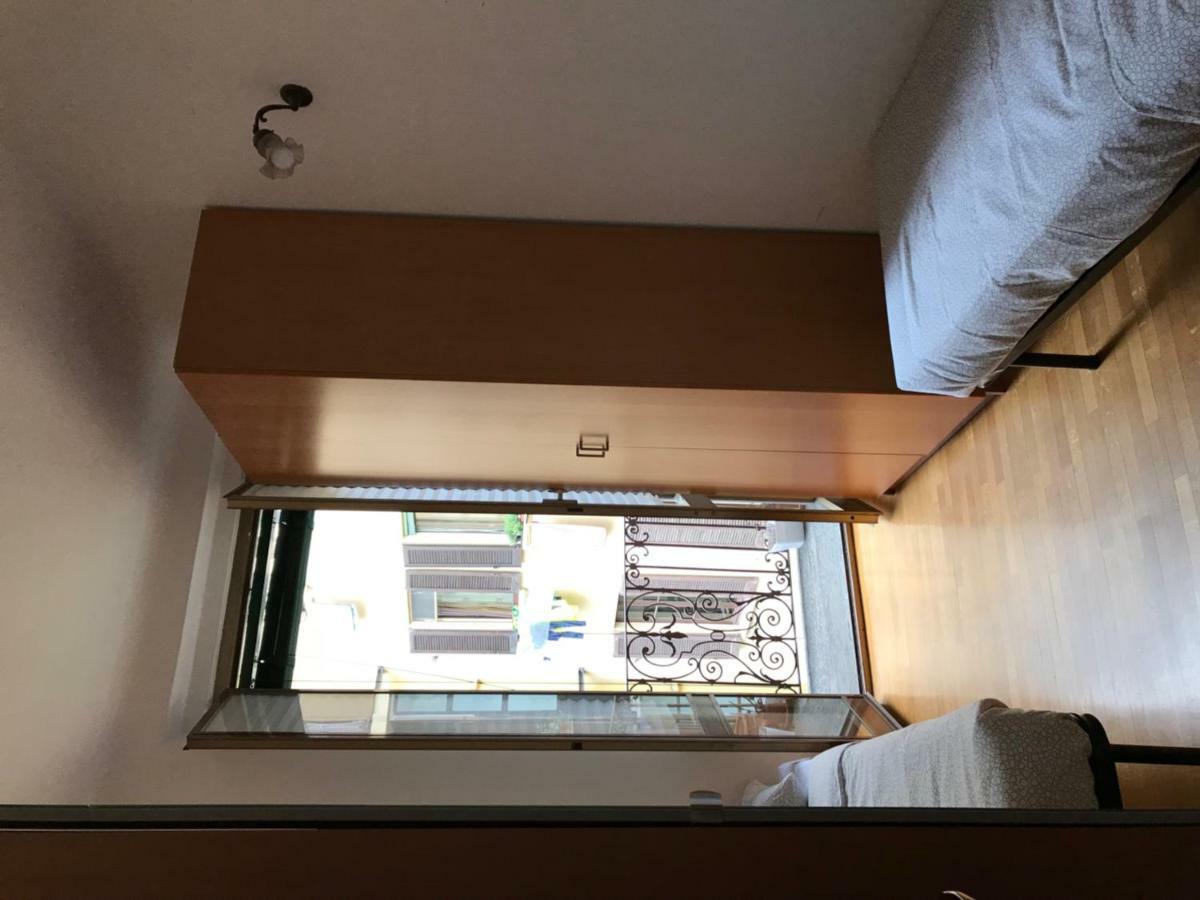 Via Paracelso, 5 *