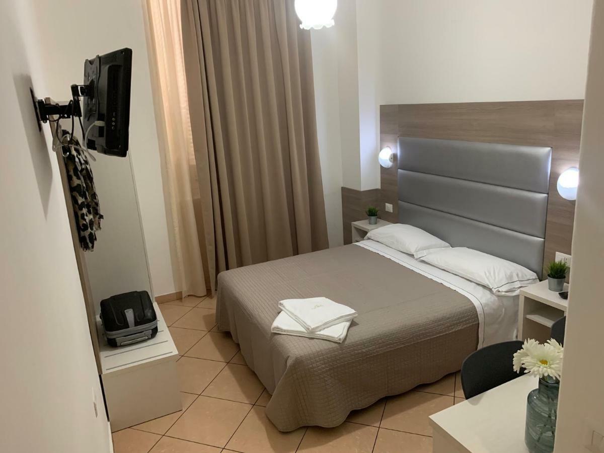 Siro Hotel 2*