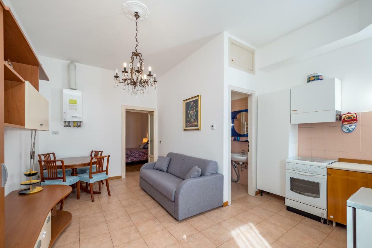 Viale Corsica Appartamento Milano