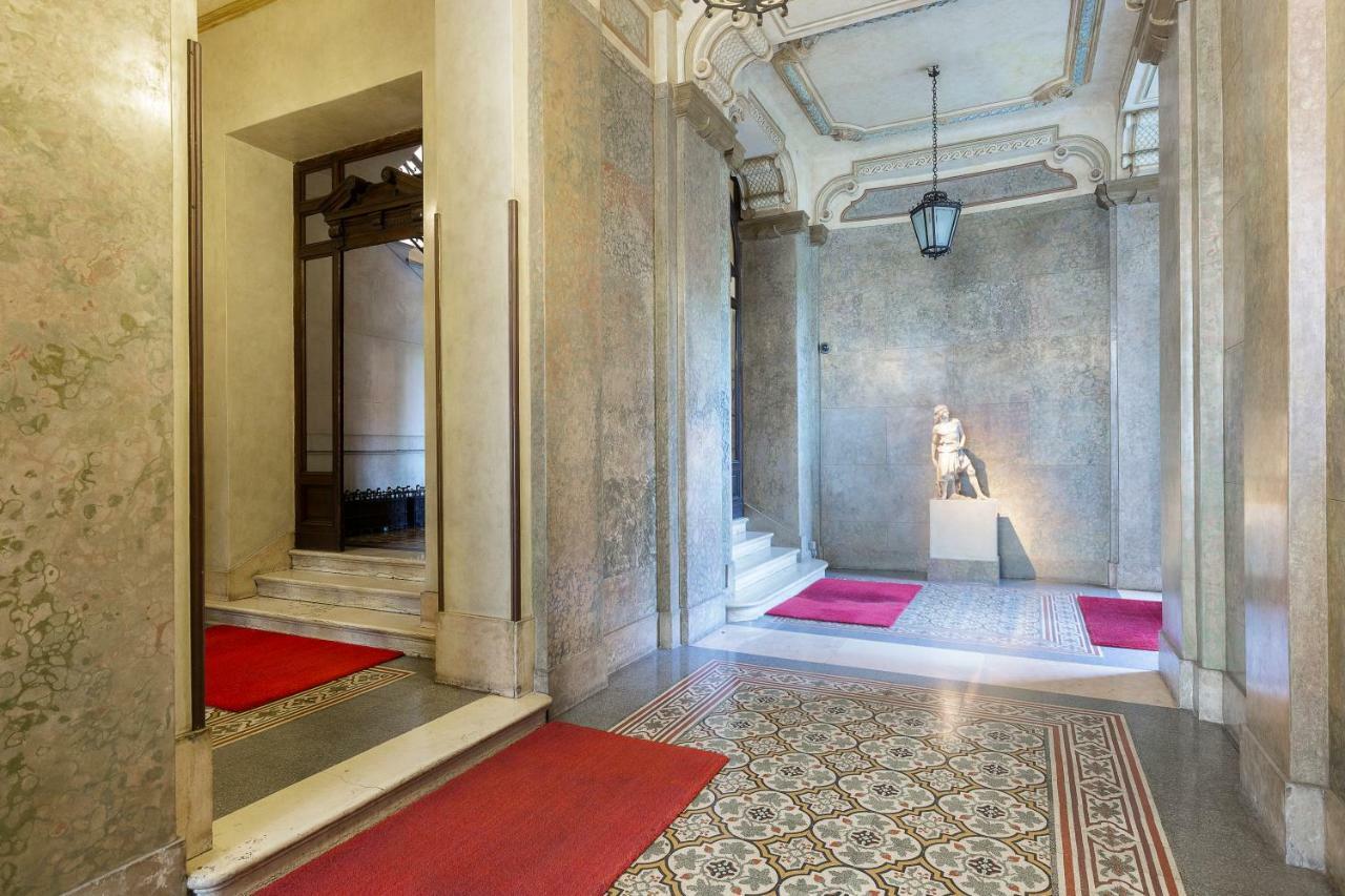 Viaboschetti1 * Milan