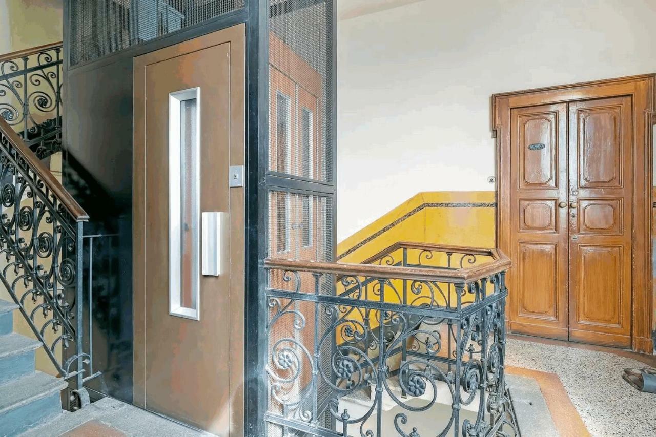 Isola View Renovated Apartment *
