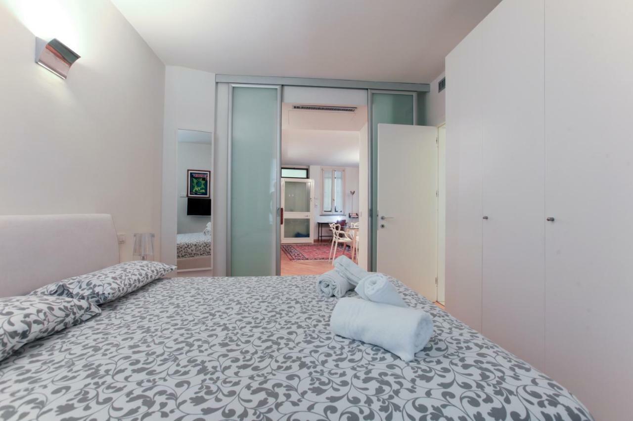 Hozyhome - Lovely Flat In Via Madonnina 23 * Mailand