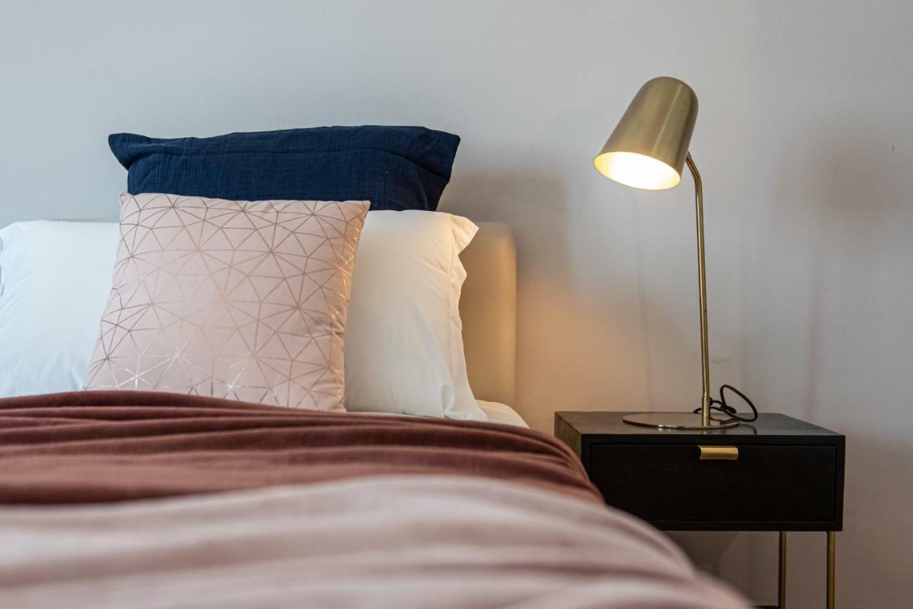 Joivy Sophisticated 3-bed Flat With Desk Apartment Milan