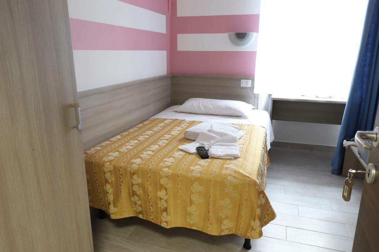Leonardo Da Vinci Hotel *