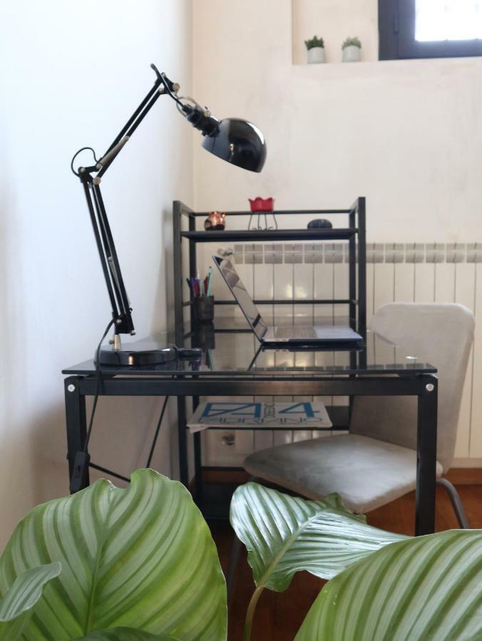 Apartment Paki Nel Cuore Dei Navigli Di
