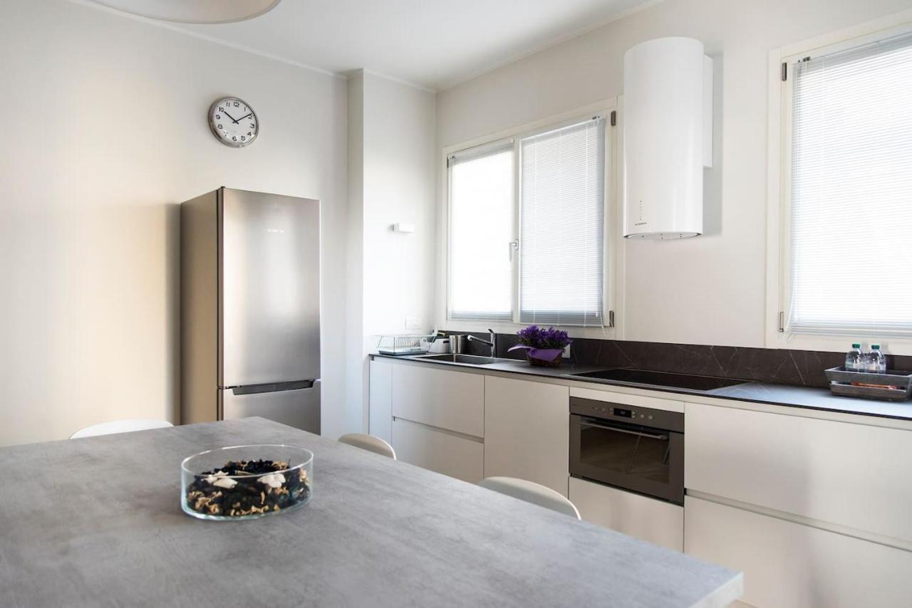 Brand New , Life District * Milano