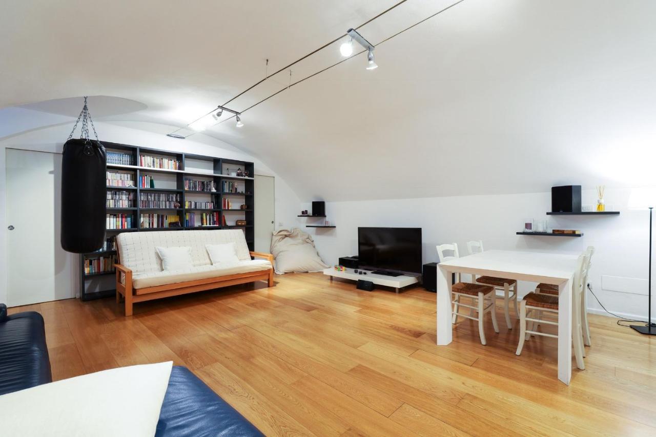 Casa Molino Luxury Loft Apartment Milan
