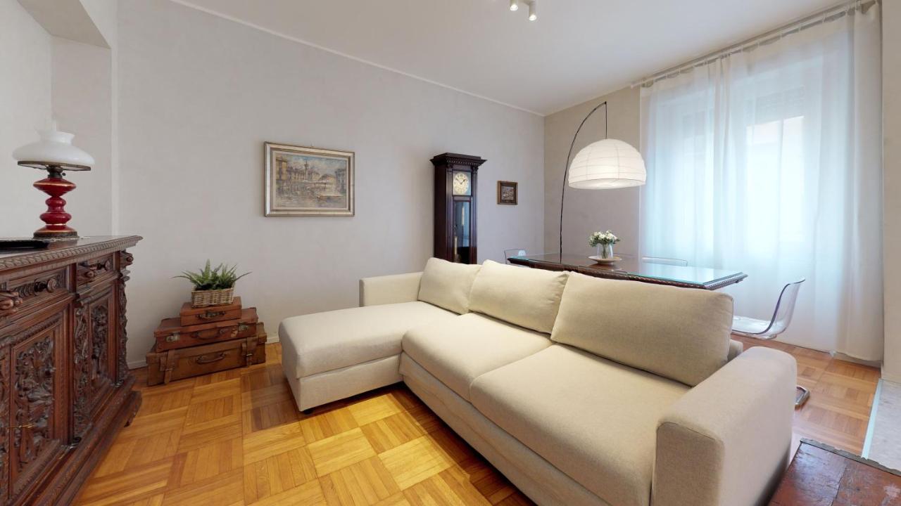Apartment Altido Spacious Central Flat Mailand
