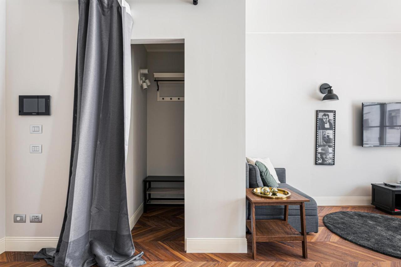Apartment Wide And Bright Two Bedroom Apartment- Via Freguglia *