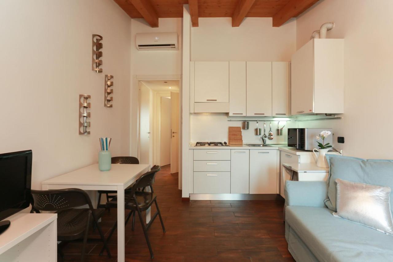 The Rent - Pretty In Apartment Milan