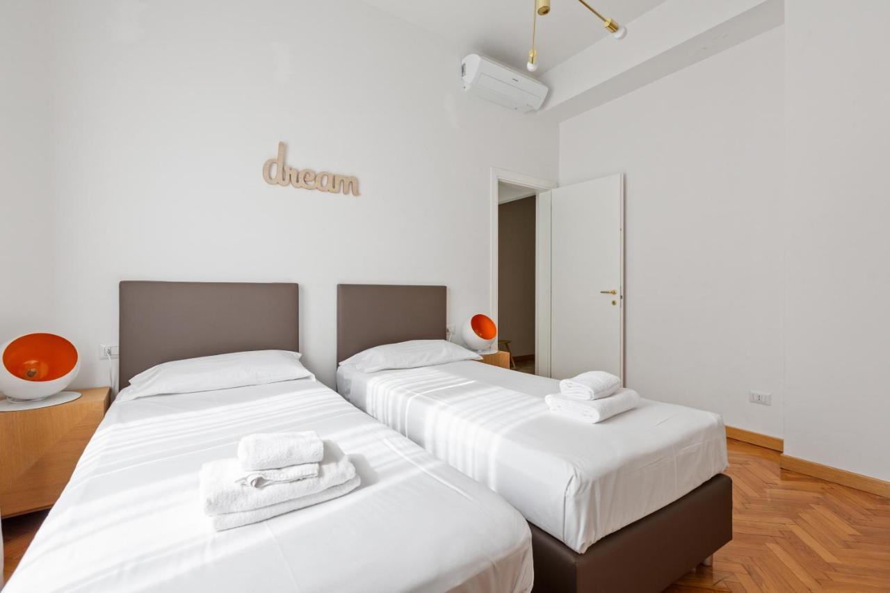 Roomy Duomo & San Babila Lejlighed *