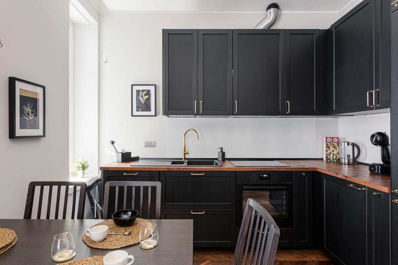 Wide And Bright Two Bedroom Apartment- Via Freguglia Apartment Mailand