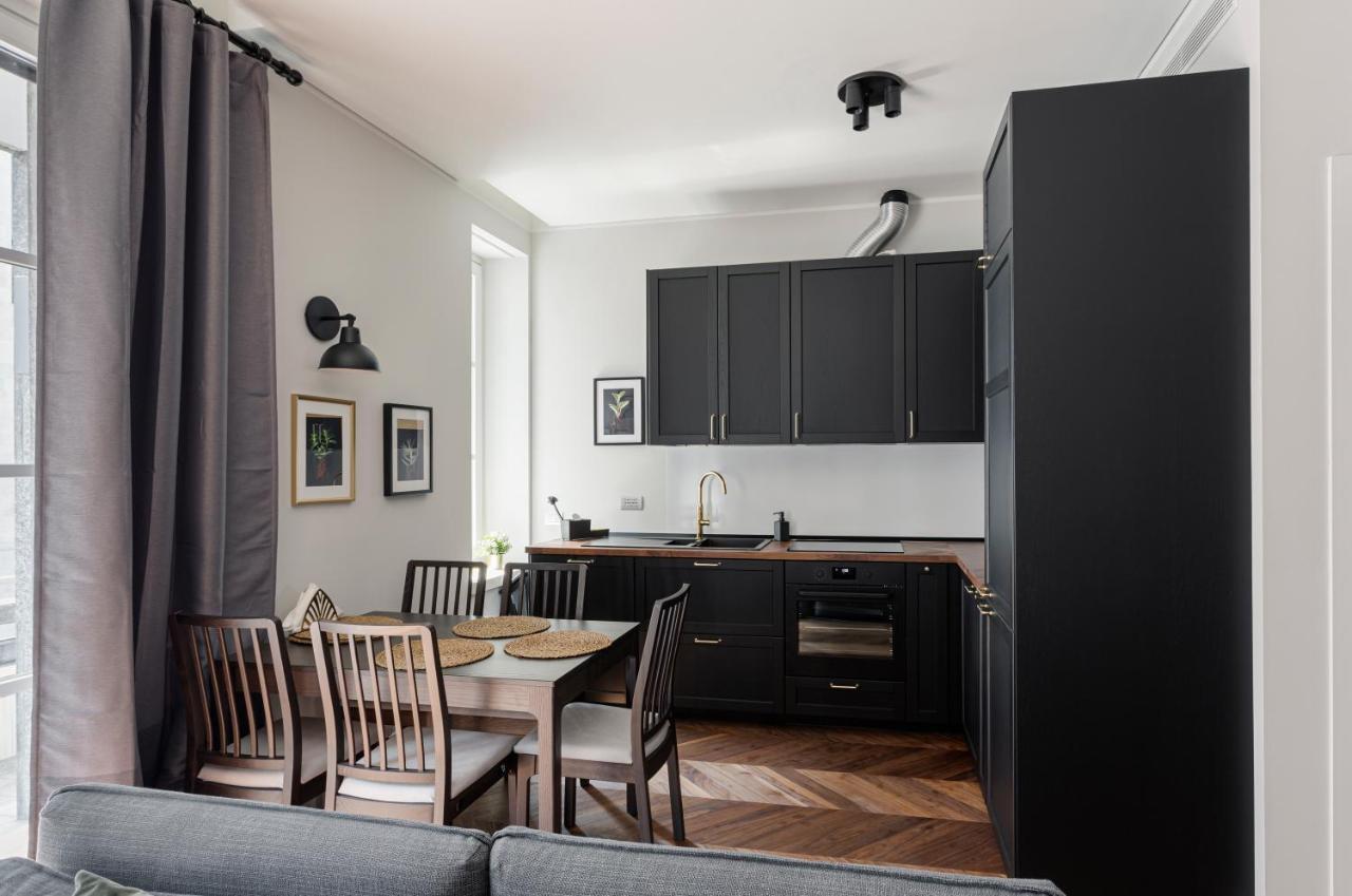 Wide And Bright Two Bedroom Apartment- Via Freguglia Mailand
