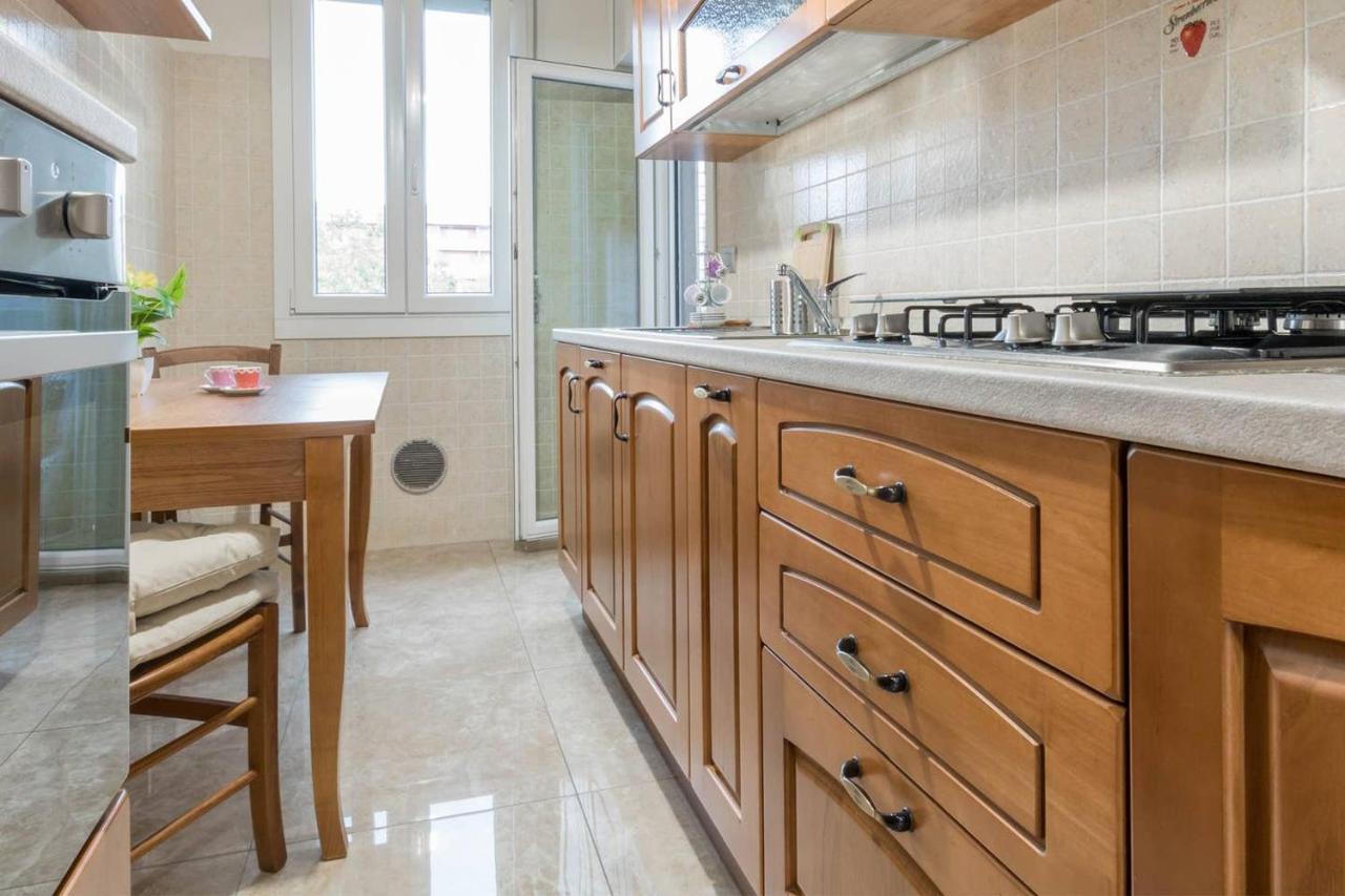 Apartment Altido Lovely For 6 Located In Vibrant Gallaratese *