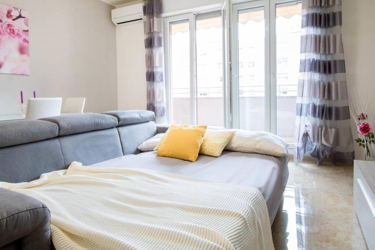 Altido Lovely For 6 Located In Vibrant Gallaratese Apartment Milan