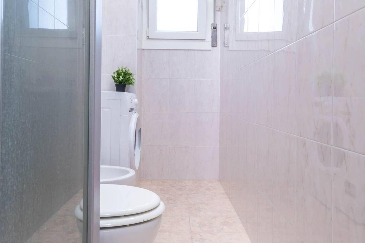 Altido Lovely For 6 Located In Vibrant Gallaratese Apartment *