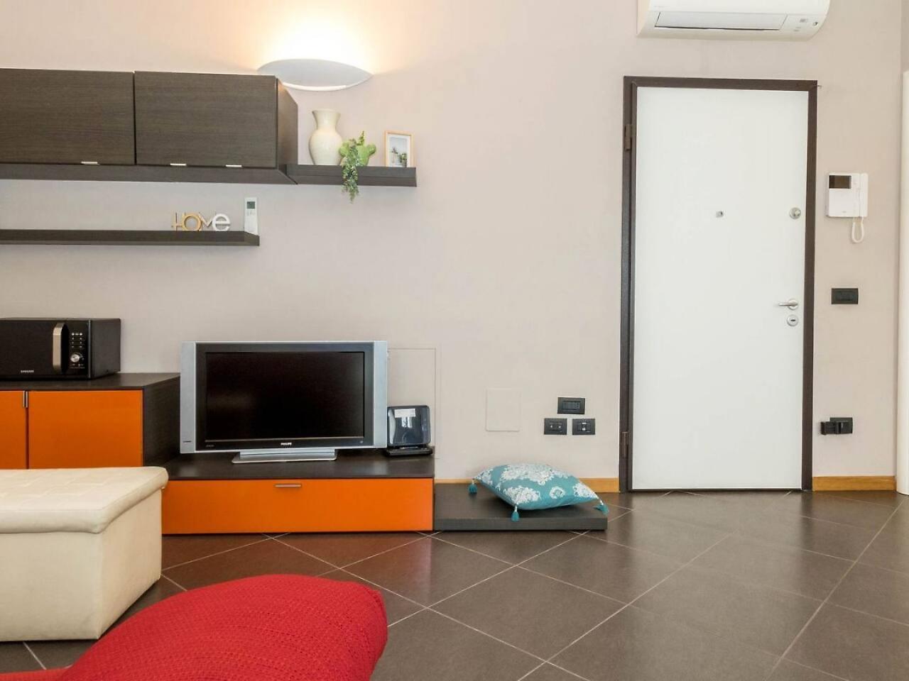 Altido For 4 With Terrace In A Quiet Residential Area * Mailand