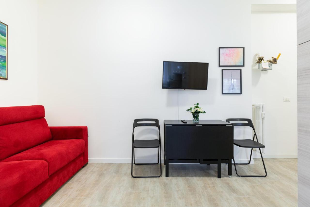 Appartement Renovated Flat Subway Yellow Line Milaan