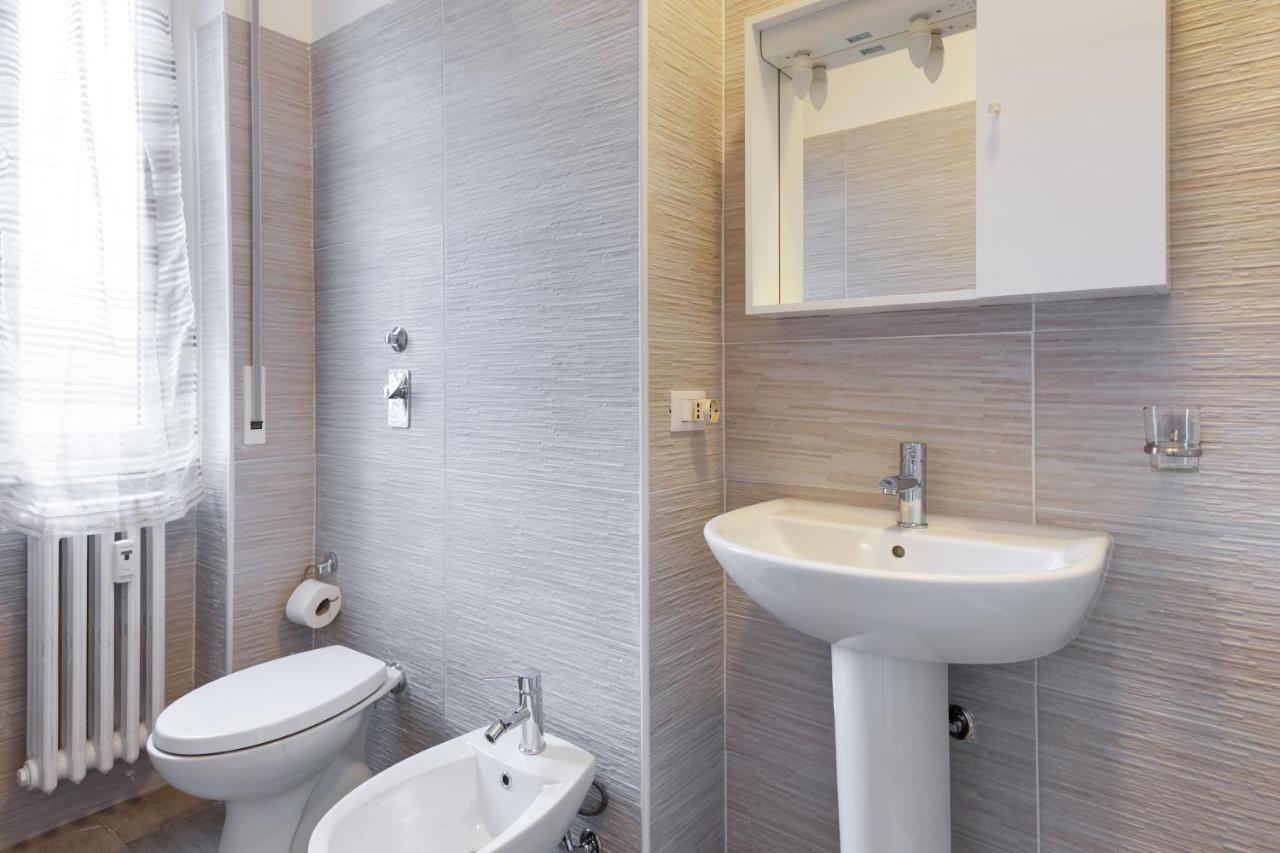 Renovated Flat Subway Yellow Line Appartement