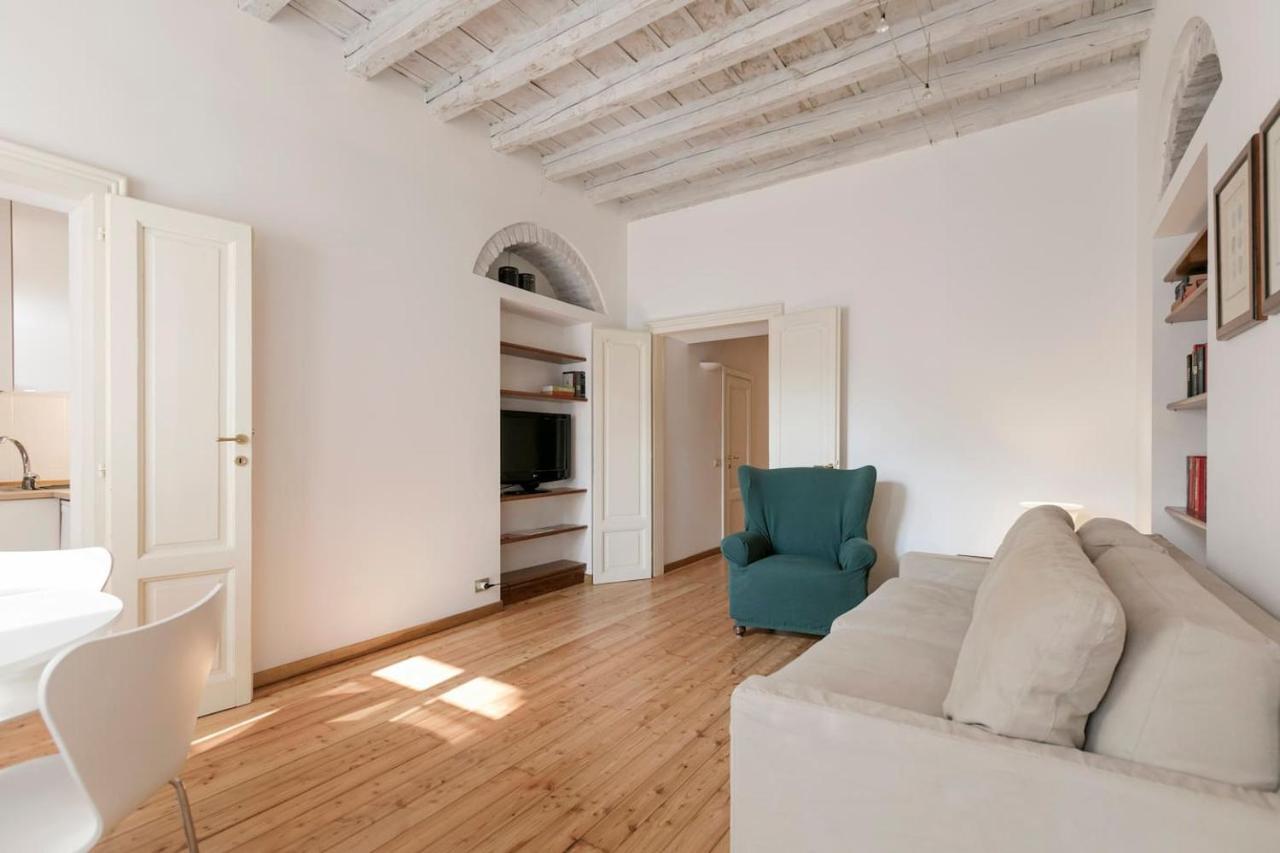 Naviglio, Sweet Dreams In The Heart Of The Fun Apartment