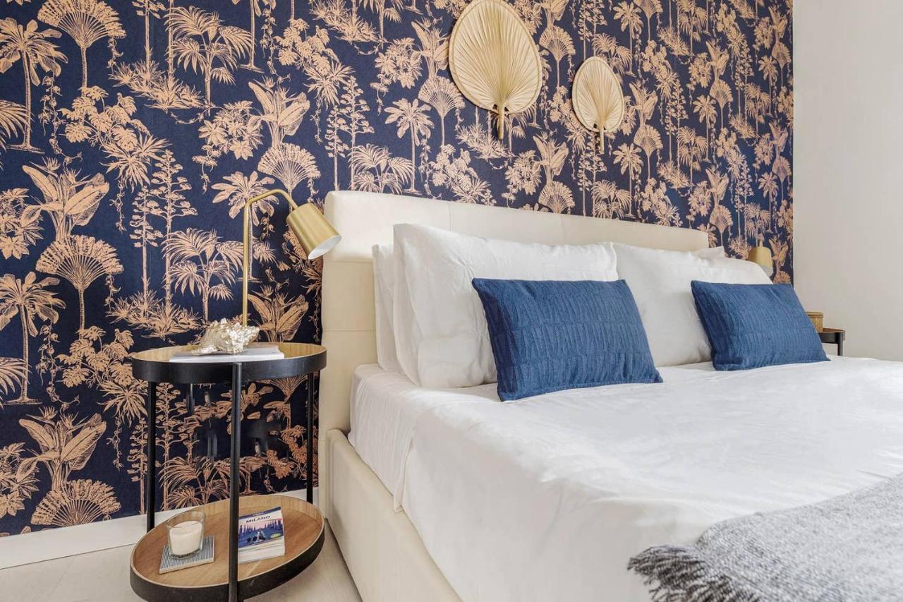 Golden Navy Design In Porta Venezia Apartment Milan