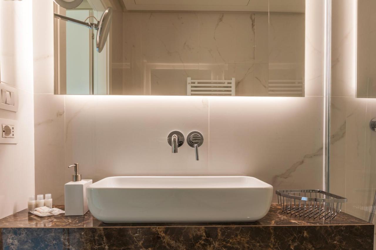 B' House Deluxe - Piazza Affari M1 Cordusio Apartment