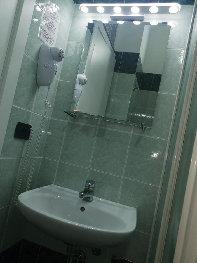 Miu Hotel 2*