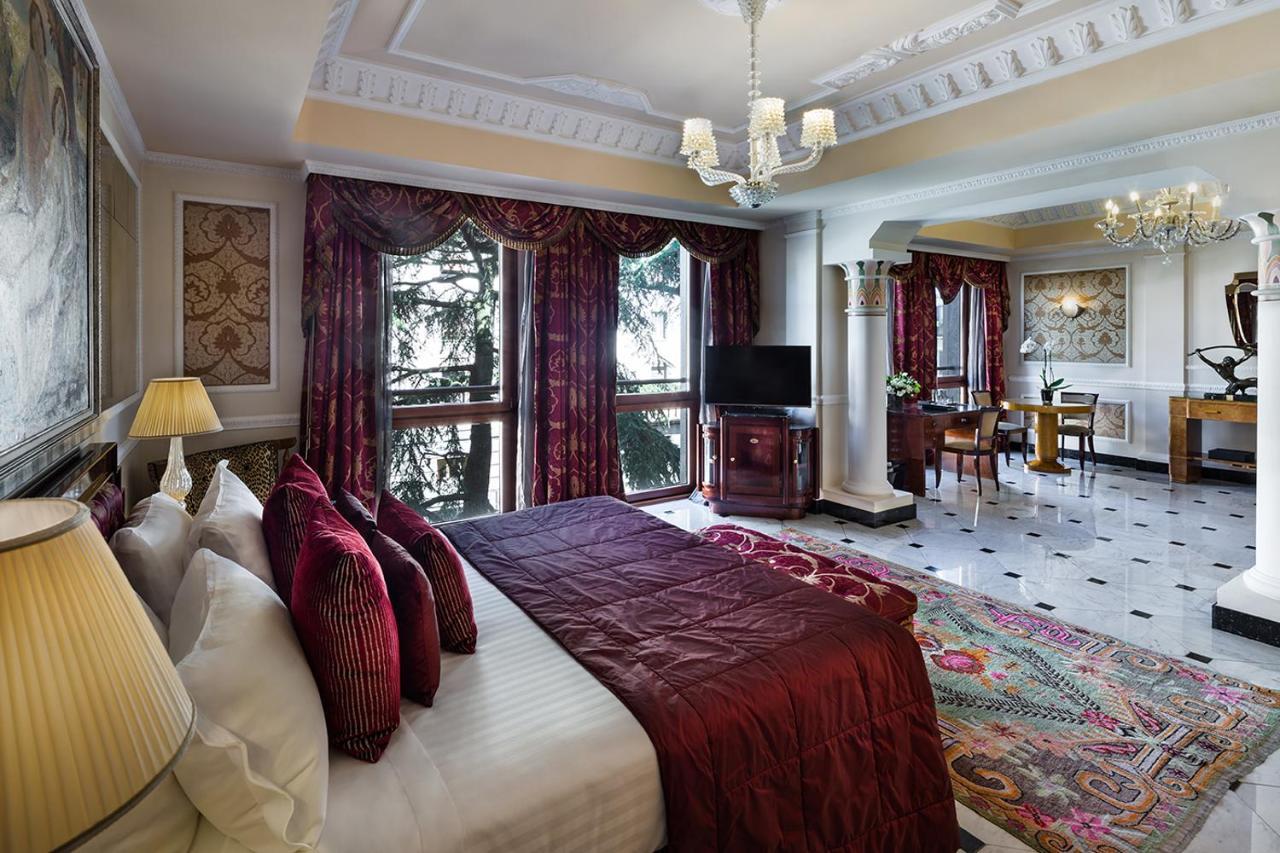 Baglioni Carlton - The Leading Of The World
