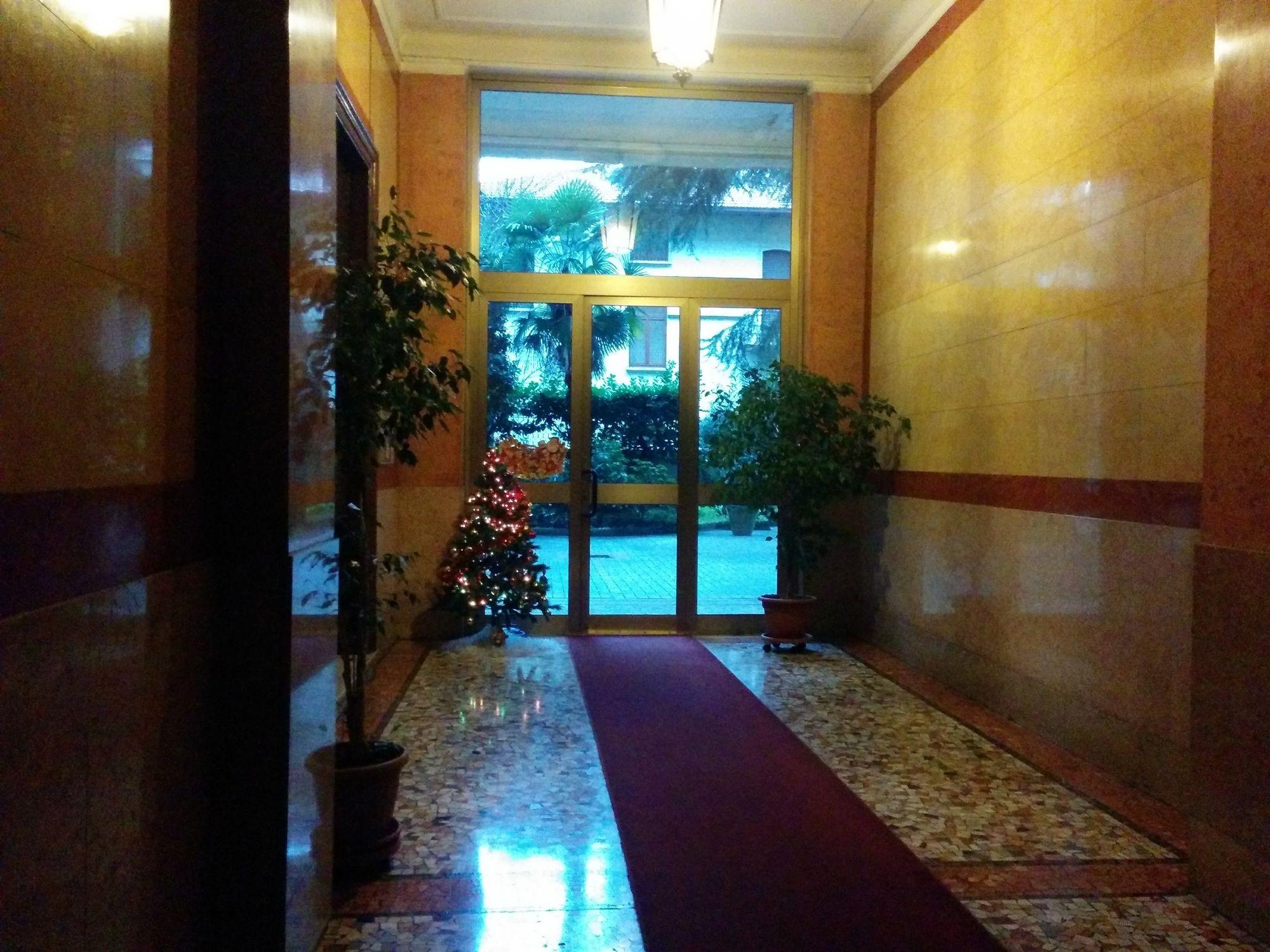 Adam's House Hostel *