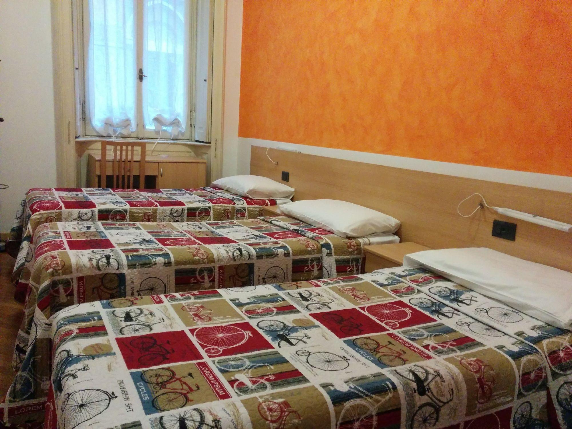 Adam's House Hostel *