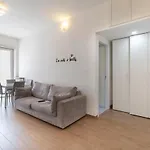 Altido Warm And Inviting Flat With Balcony