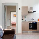 Cosy Apartment Close To Iulm University