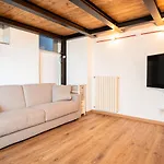 Likehome Milano - Via Scaldasole Loft