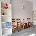 Joivy Cosy Flat Near Villa Mirabello