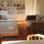 Charming Design Apartment Into Navigli District