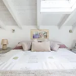 Elegant Triplex Townhouse With Luxe Terrace