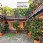 Elegant Triplex Townhouse With Luxe Terrace