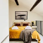 Cozy Loft In A Fashion District Of Milan