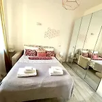 Joy House -Central City Near Metro Arco Della Pace Brera-Entire Apartment Perfect For Work & Play, Nightlife With Ac & Fast Wifi Welcome To The Cool Joy House!