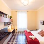 10\' Duomo & Central Station Large Apartment