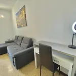 Famagosta Home, Navigli Style, Accanto A Metropolitana M2 Verde, Confortevole E Spazioso Per Gruppi O Famiglie