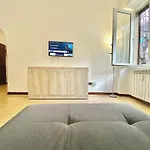 Famagosta Home, Navigli Style, Accanto A Metropolitana M2 Verde, Confortevole E Spazioso Per Gruppi O Famiglie