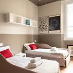 Youhosty - Chinatown Bright And Luxury Apartment